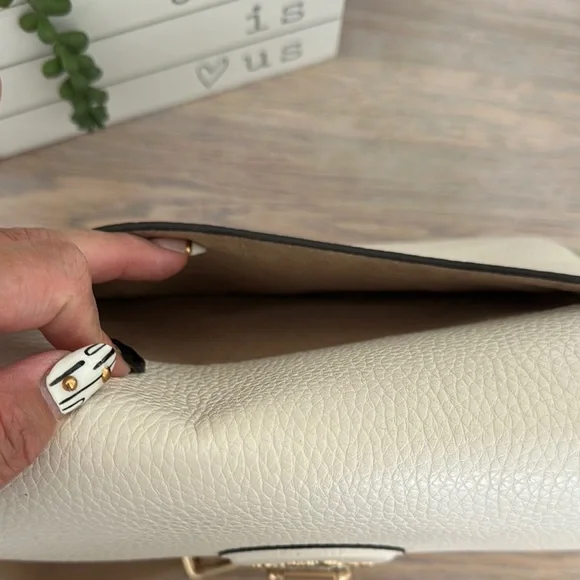 Coach Cream and Tan Crossbody Bag with Gold Hardware - Picture 3 of 8